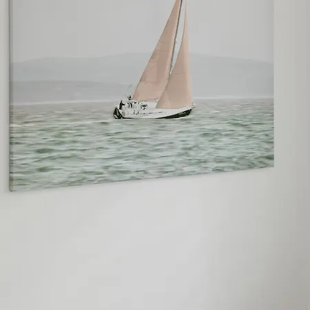 アパート Modern Herberta By Rent Like シフィノウイシチェ