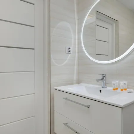 Modern Herberta By Rent Like Apartment